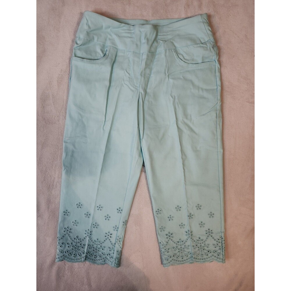 Ruby Rd Petite 4P Light Blue Capri Pants Eyelet Lace Scalloped Hem Stretch NWT